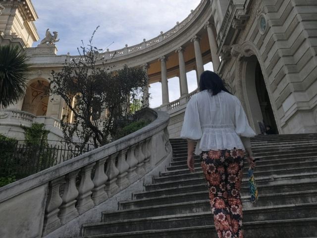 馬賽隆尚宮：瀑布花園、博物館，適合6月旅遊