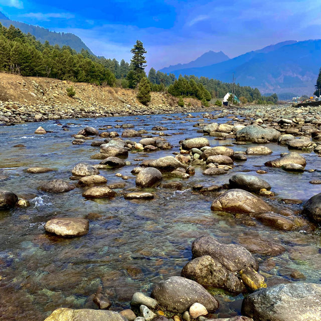 Jewel of the Himalayas:Enchanting Kashmir