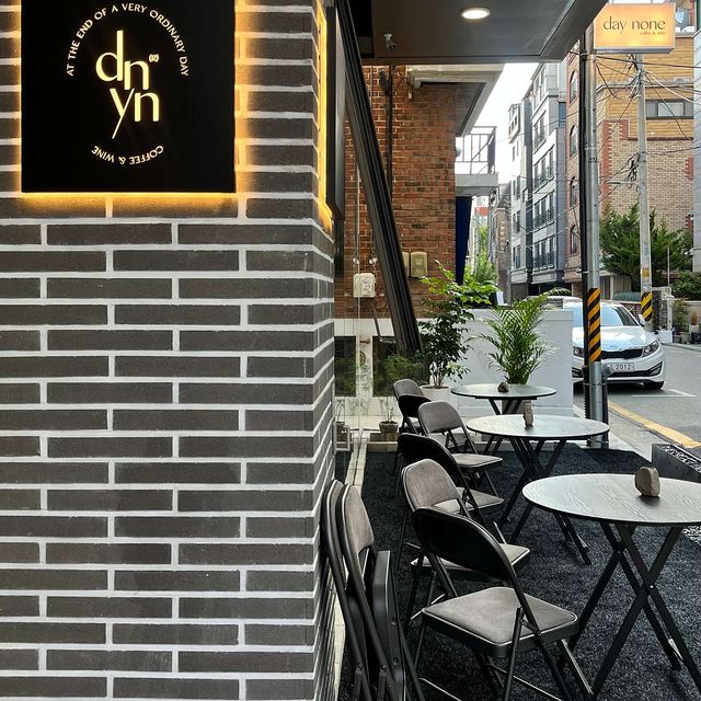 [송리단길] 대화하기에 좋은 커피와 디저트가 있는 신상카페