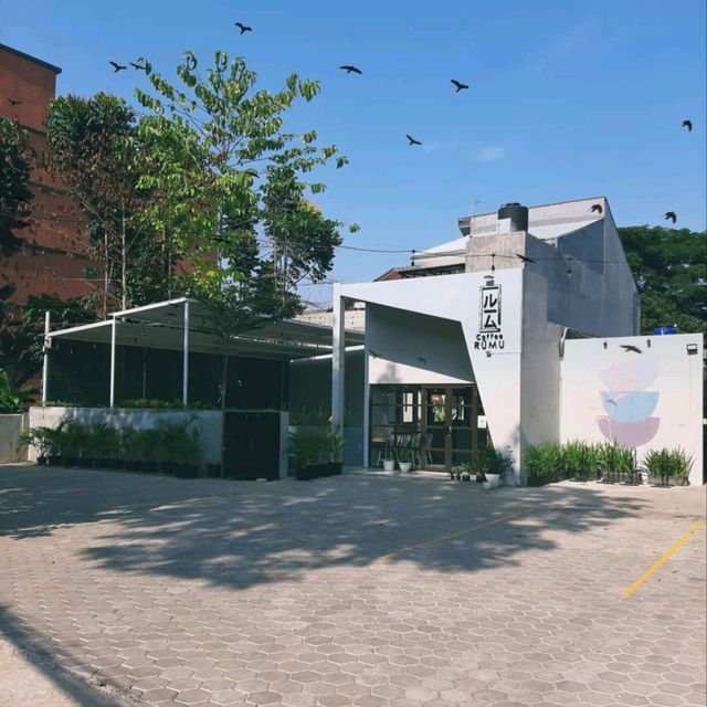 I STOPPED BY RUMU COFFEE, WHICH HAS A JAPANESE INSPIRED CONCEPT