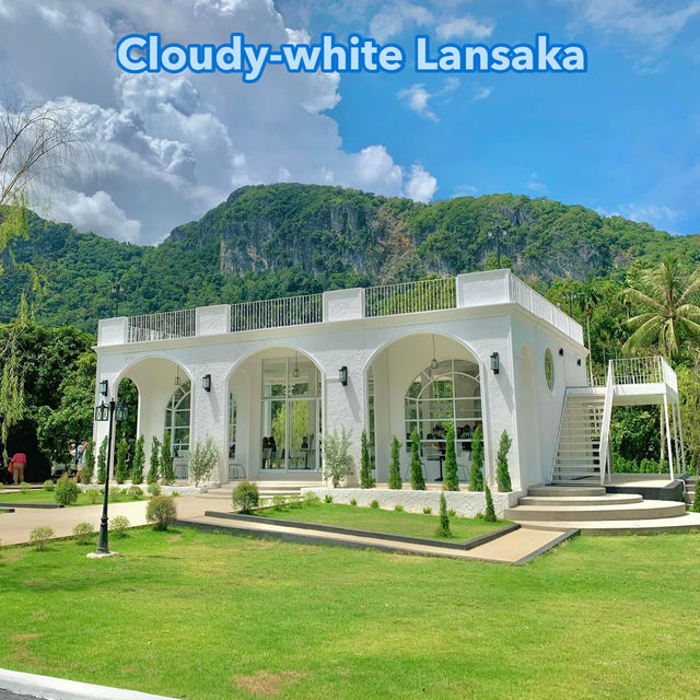Cloudy-white Lansaka ☁️