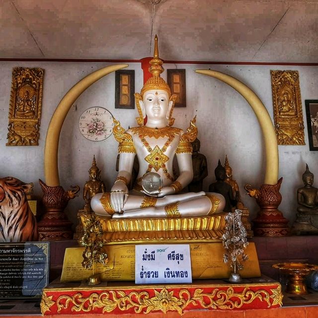 พระธาตุจอมหมอกแก้ว หนึ่งในพระธาตุเก้าจอม