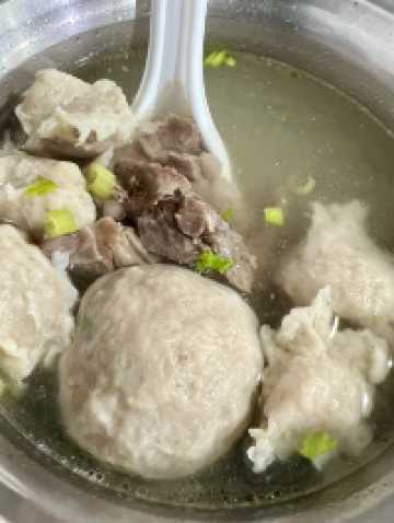 新竹 吃肉圓配烤香腸