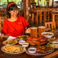 กินปูดูทะเล บุฟเฟ่ต์สามมื้อพร้อมน้ำมีฟอง จันทบุรี
