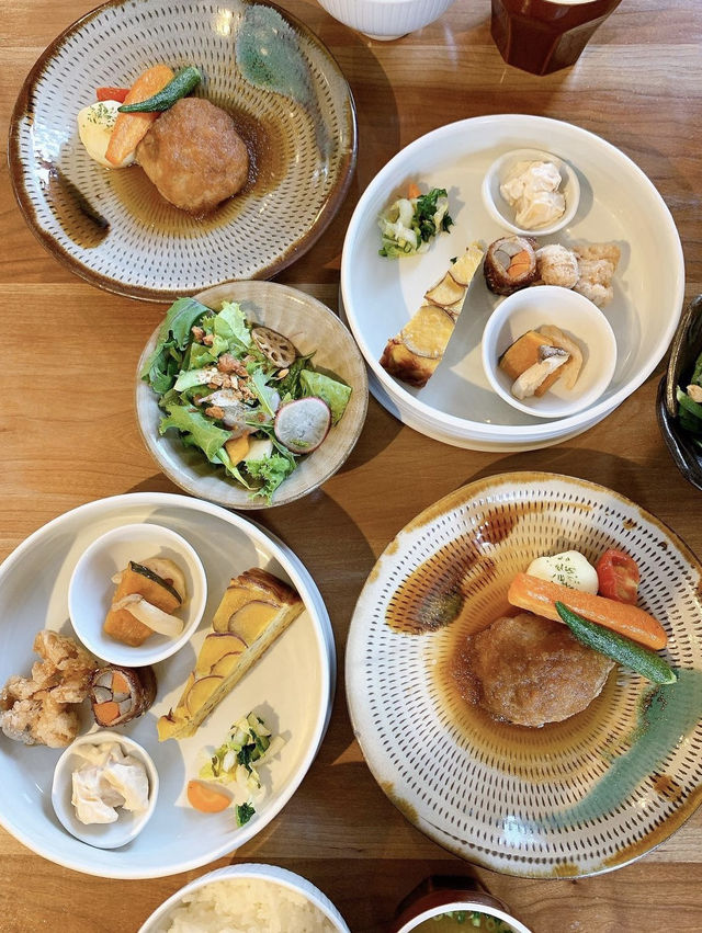 【福岡カフェ】どれから食べるか悩んでしまう！お野菜たっぷりのランチ🍽