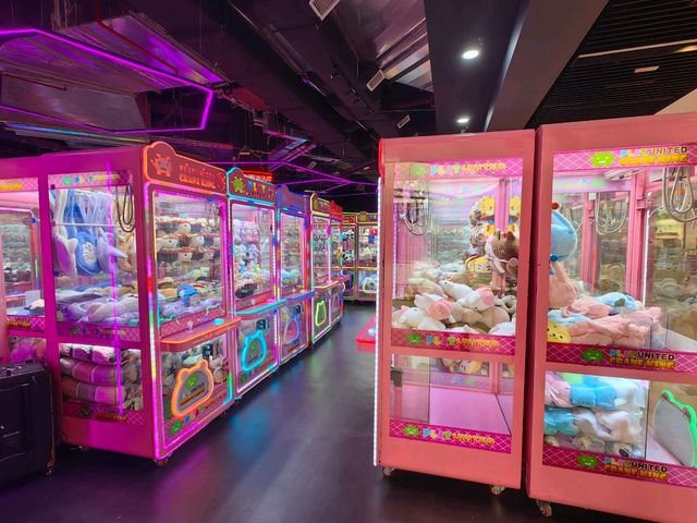 Play United, Family Fun-filled Claw Machine Space