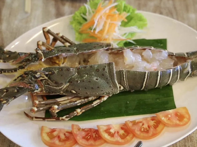 ตลาดทะเลสดหาดราไวย์ จ.ภูเก็ต