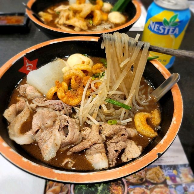 很有local 泰國感覺的泰式船麵🛶🍜湯底又正