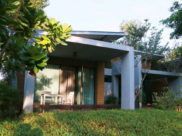 ที่พักติดทะเลระยอง Chatnipa Beach Resort 