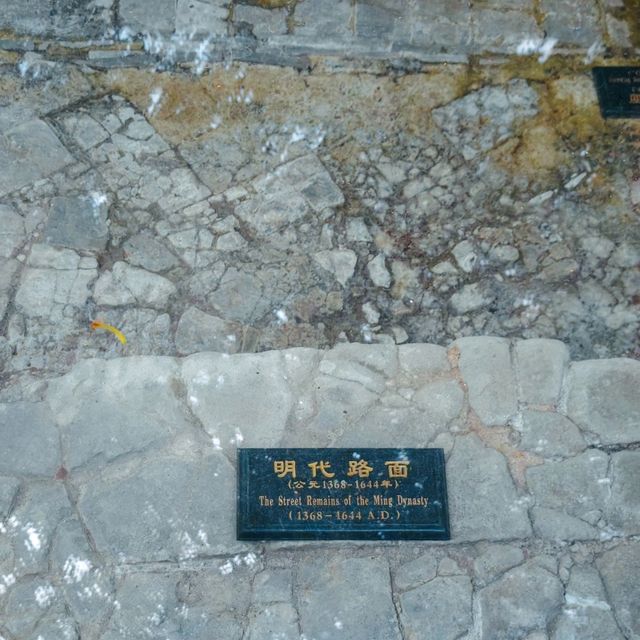 Guangzhou's Beijing Road Pedestrian Street: Full of life with a bit of the past tucked in.
