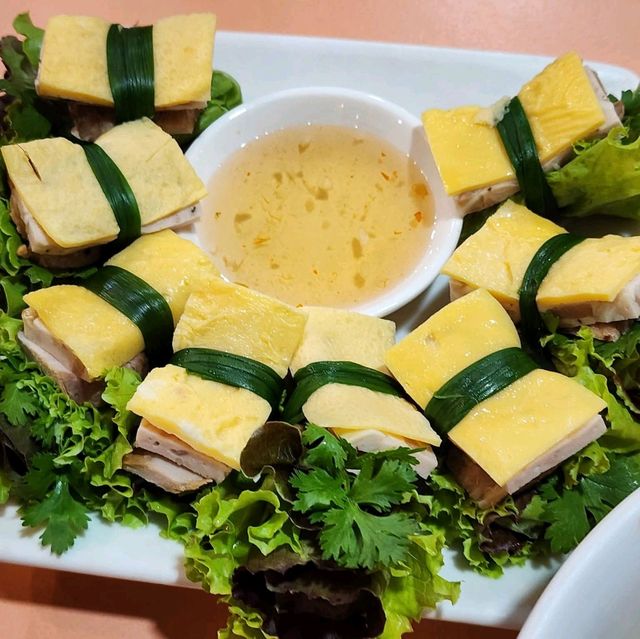 ร้านแดงแหนมเนือง 🌮