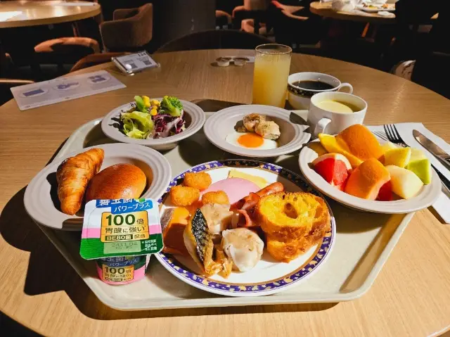 Start your day with a nice breakfast at Bistro Japonais Ichinozaka.
