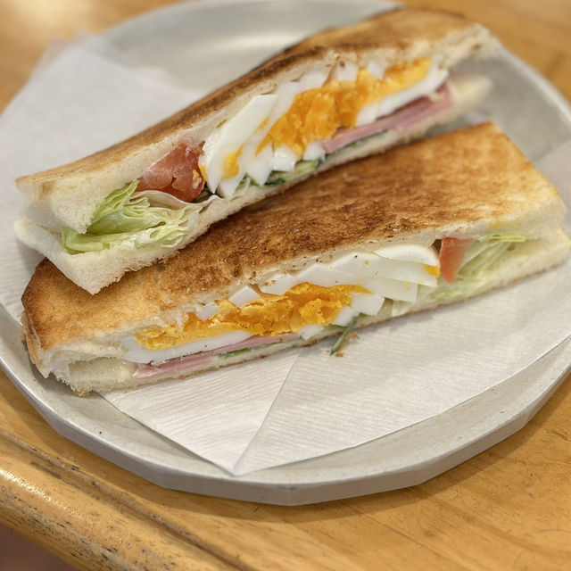 【岐阜観光】各務原の喫茶店「マルミツ」で食事を堪能！オールタイムモーニングの魅力🕰️