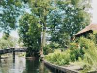 Giethoorn / #Netherlands 荷蘭旅遊 划進童話裡 羊角村讓人一秒就愛上
