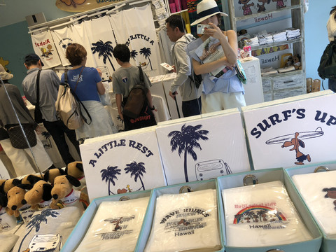 ハワイ限定🌺日焼けスヌーピーが可愛すぎる🌴 | Trip.com ホノルル