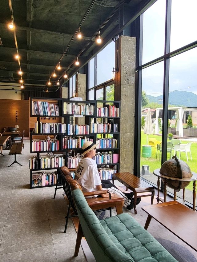 만화책도 보고 다양한 공간을 즐기는 담양카페