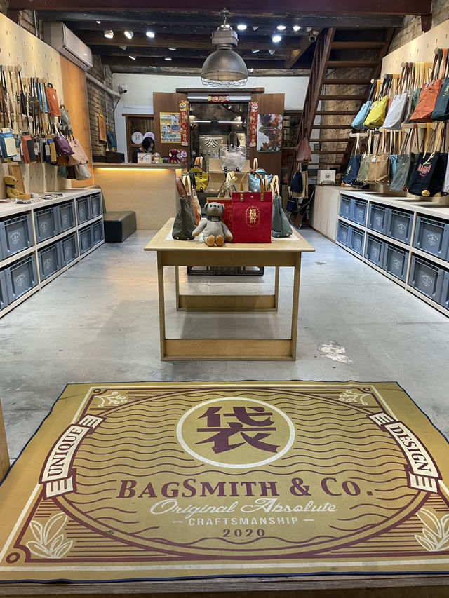 BAGSMITH & CO.: Timeless Craftsmanship on Shennong Street 👜✨