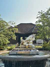 แวะชมบ้านท่านขุนอายุ 100 ปี ในตัวเมืองคอน 