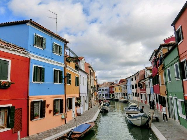 彷如走入五顏六色的童話小鎮 Burano 威尼斯彩色島