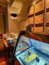 นบุฟเฟ่มื้อค่ำที่ห้องอาหาร The Dining Room