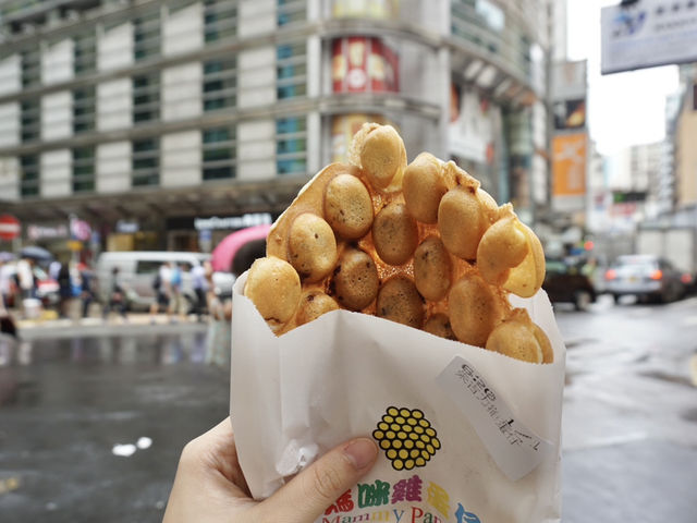 Hong Kong on Foot: Iconic Landmarks and Flavorful Streets