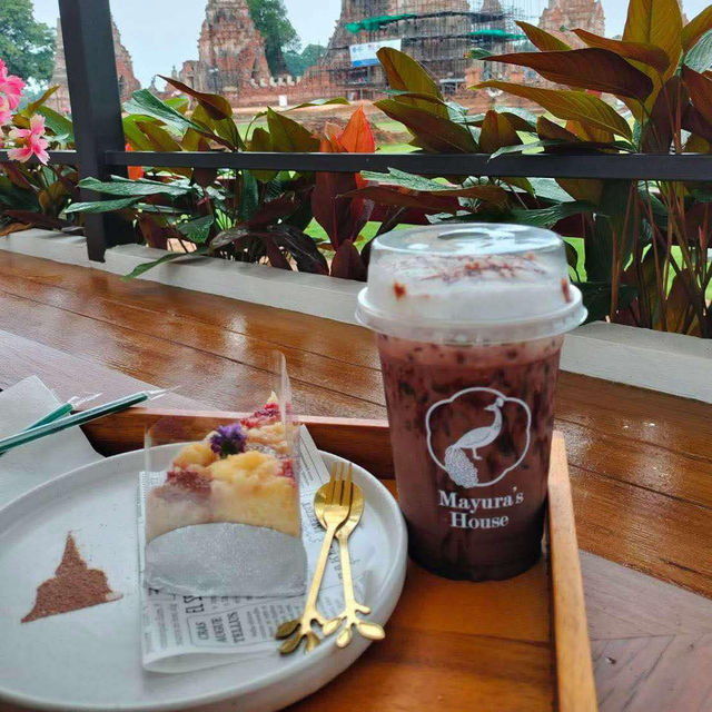 คาเฟ่วิววัดไชยวัฒนาราม 