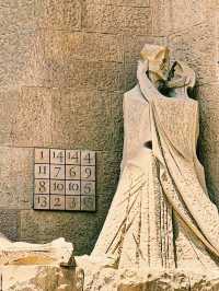 Sagrada Familia: A Masterpiece in Motion!