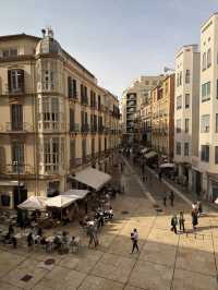 Fall into the embrace of arts around palm trees in Malaga
