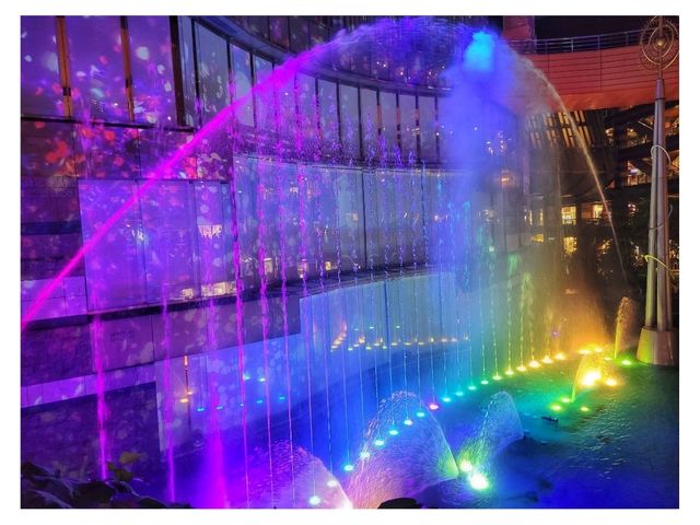 🌆 **福岡Canal City商場博多運河城：水舞光影匯演的魅力** 🌟🎉