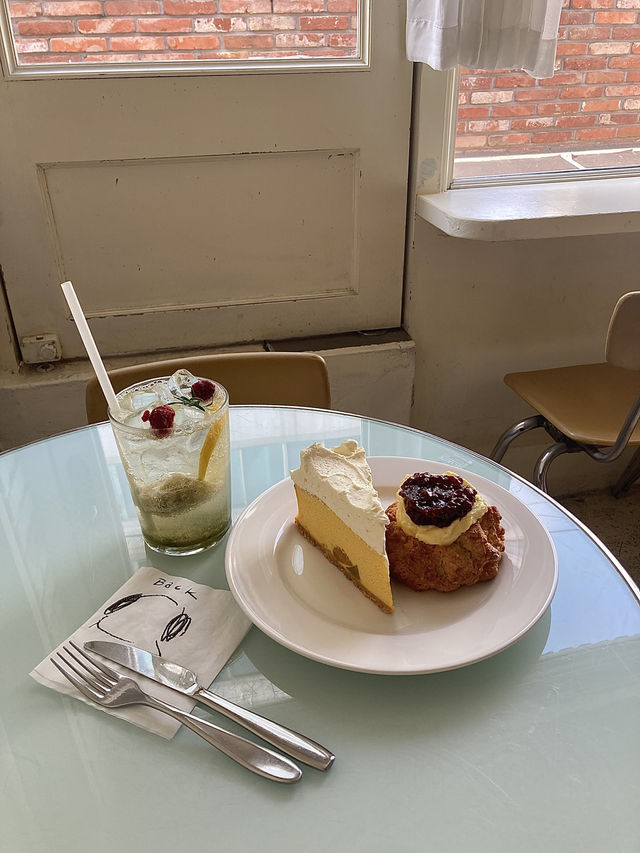 【韓国🇰🇷弘大カフェ】Cafe Layered カフェレイヤード