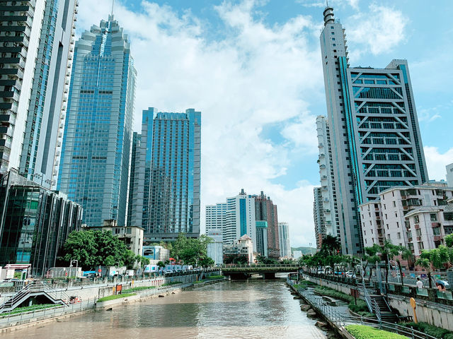 From Laojie to Shun Hing Square – A Stroll Through Shenzhen’s Urban Charm