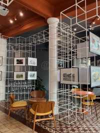 CAFE & GALLERY สไตล์วิคตอเรียน ฟีลดี ติดMRTสามยอด 