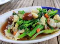 ร้านอาหารที่ ม่อนแจ่ม แคมปิ้ง รีสอร์ท 