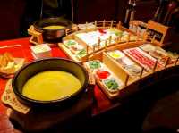 品嚐雲南道地的小吃美食---雲客橋過橋米線