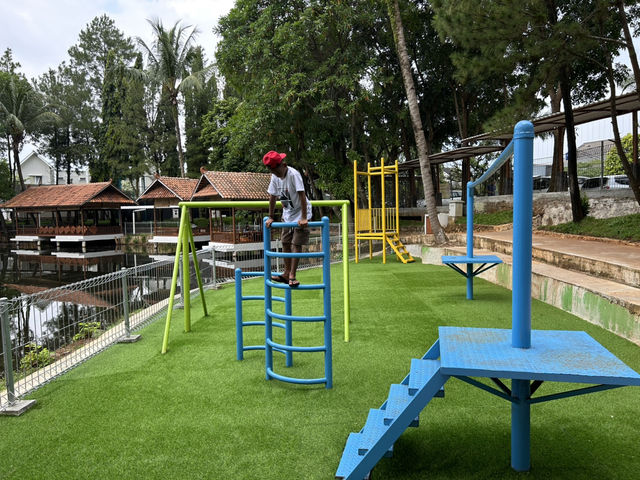 Kampoeng Saiji, a place for over-water dining and sightseeing