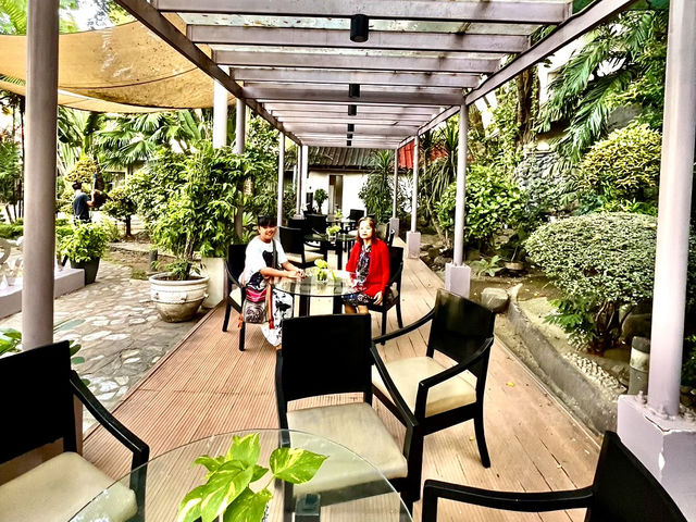 A Slice Of Luxury at Apo View Hotel