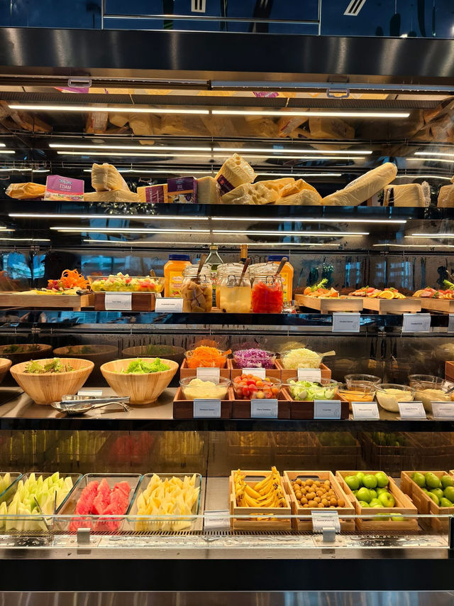 “Holiday Inn Kuala Lumpur Bangsar — Urban Comfort at the Heart of KL’s Vibrant Lifestyle Hub”