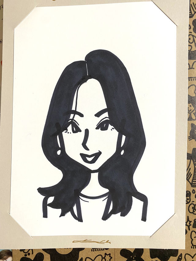 ソウル　マンウォン(望遠)市場近くの似顔絵屋さん　どんぐり似顔絵　도토리캐리커처 망원점