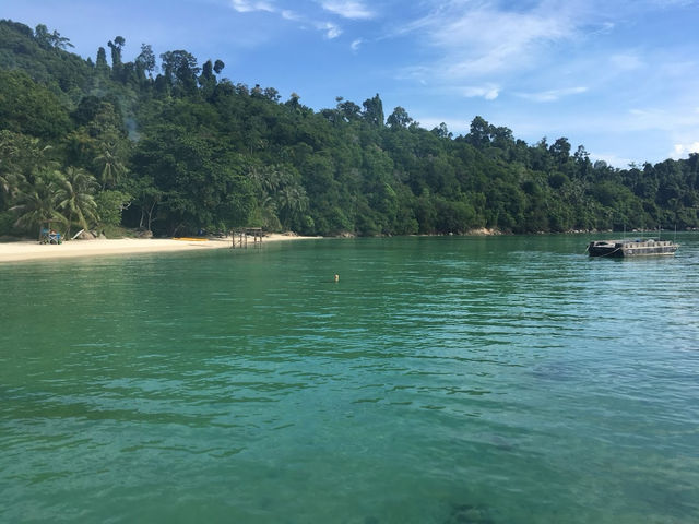 Sepanggar Island: KK’s Best-Kept Island Secret (Shhh!) 🏝️✨