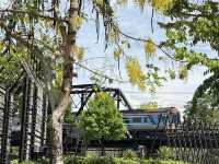 เที่ยวลำปาง ชมวิวสวนและรถไฟที่สวนรถไฟสะพานดำ