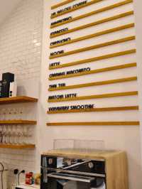 💯 UR Yellow Bus Cafe