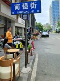 A GUIDE TO HERITAGE WALKS ON PART OF OLD KUNMING STREET
