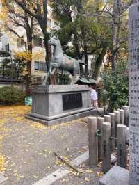 A Must-See in Osaka: The Striking Beauty of Namba Yasaka Shrine