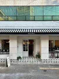  🇰🇷釜山｜藏在城市巷弄裡的法式優雅｜CAFE DE MARMO