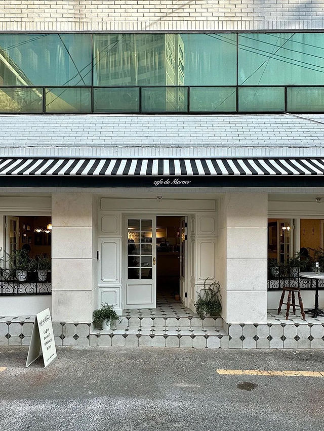  🇰🇷釜山｜藏在城市巷弄裡的法式優雅｜CAFE DE MARMO