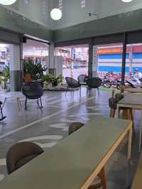รีวิวคาเฟ่ "กลางเมือง" สกลนคร บรรยากาศดี