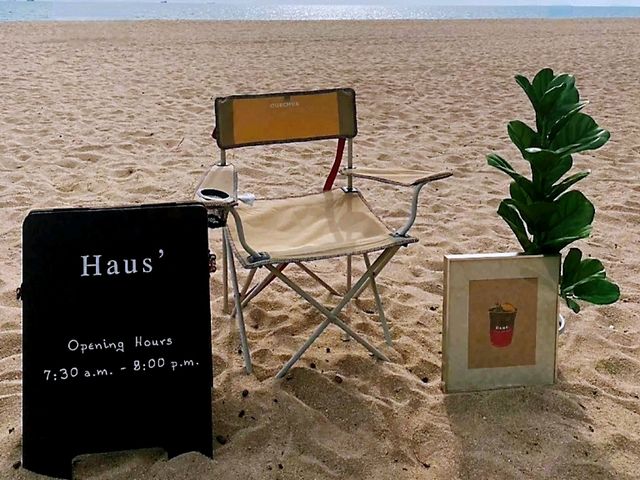 Haus Coffee and Space คาเฟ่สไตล์แคมป์ปิ้ง