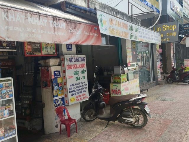 한국 휴게소 장터국수에 오징어 튀김 넣은 맛