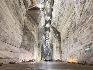 [Salina Slănic Prahova | Romania's mysterious space! 200m underground salt mine]