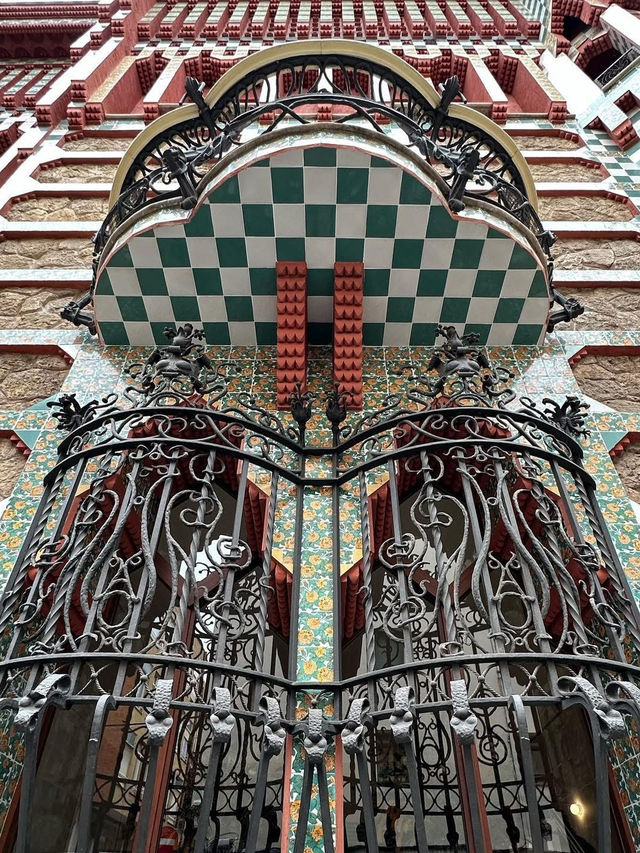 🌿 “Tiles, Shadows, and Siesta: A Summer Walk Through Gràcia”